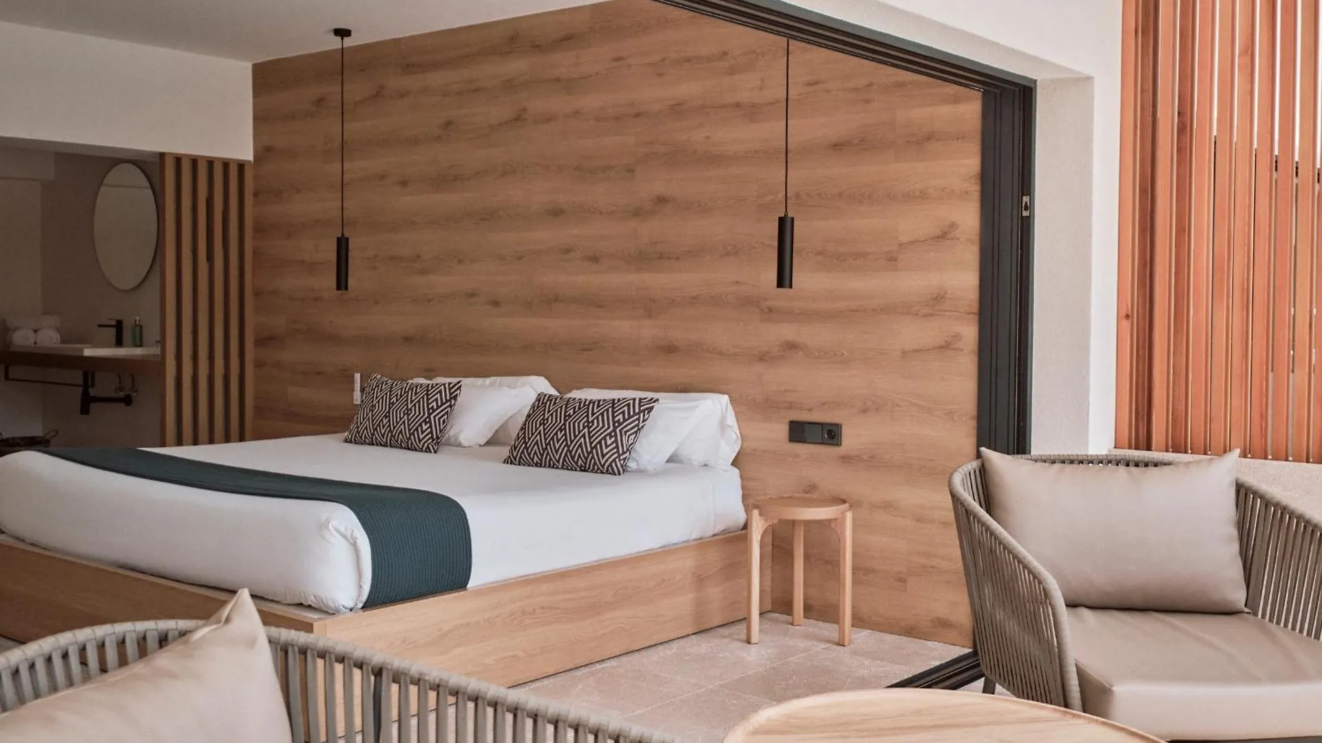 Las Gaviotas Suites Hotel & Spa Playa de Muro  4*, Playa de Muro (Mallorca) Spain